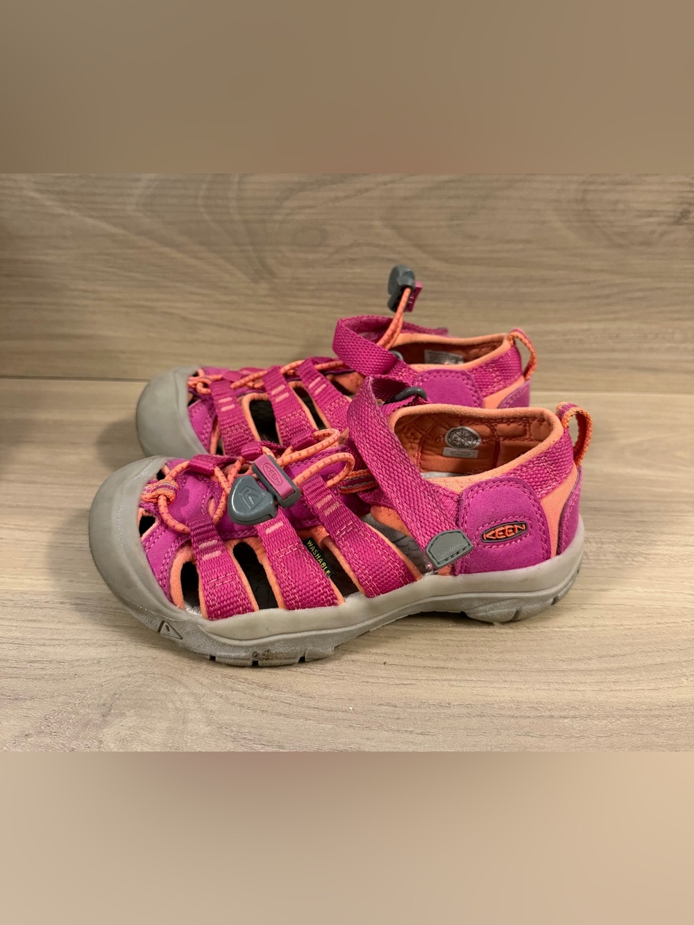 KEEN Very Berry Coral Newport H2 Shoes Sandals Youth Size 12 Closed Toe